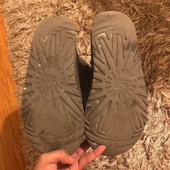 Ugg’s Boots 👢 🍁🍂 - Picture 7 of 8